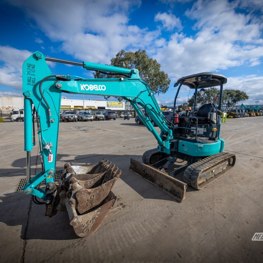KOBELCO SK35SR-6 EXCAVATOR