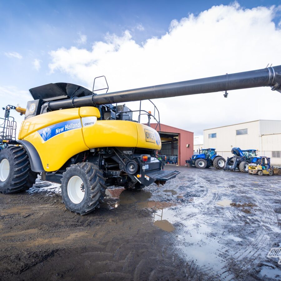 NEW HOLLAND CR9070 HEADER