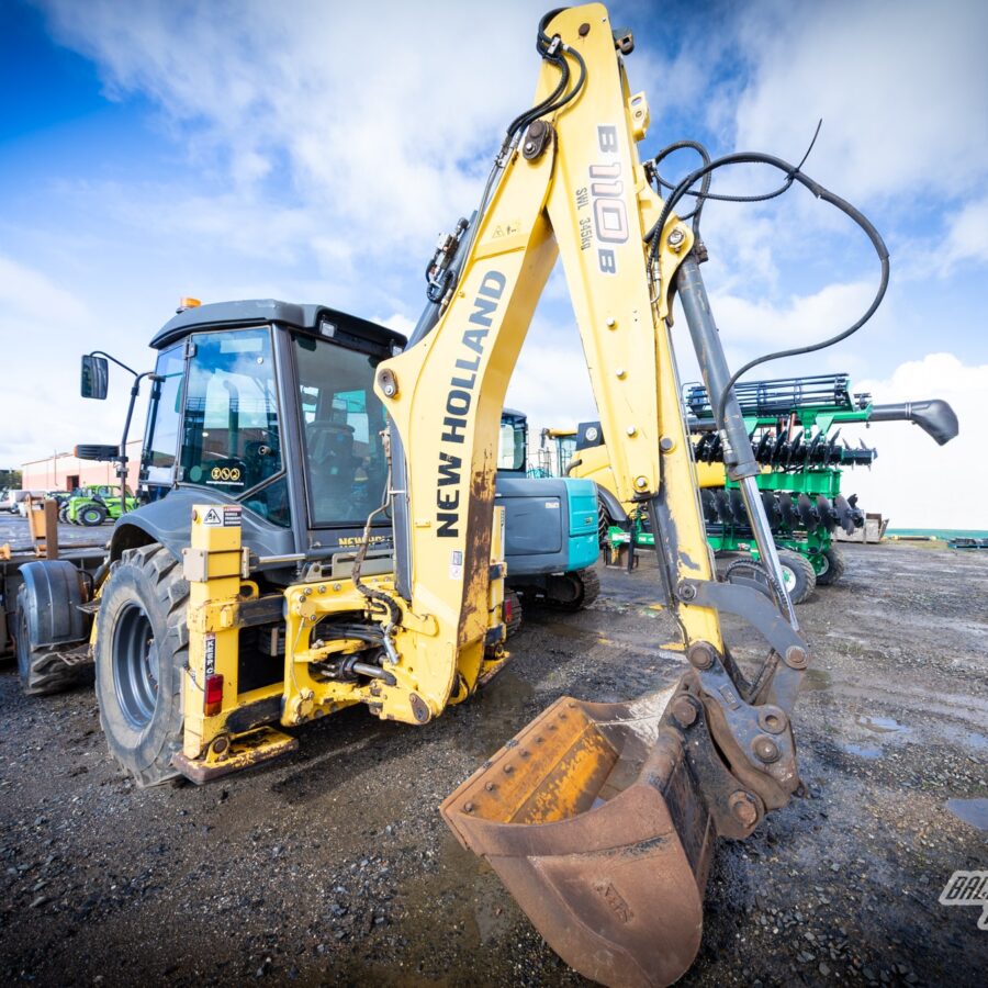 NEW HOLLAND B110B BACKHOE