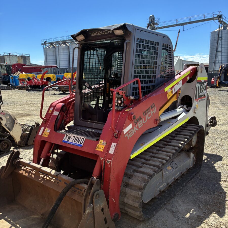 TAKEUCHI TL12 TRACK LOADER