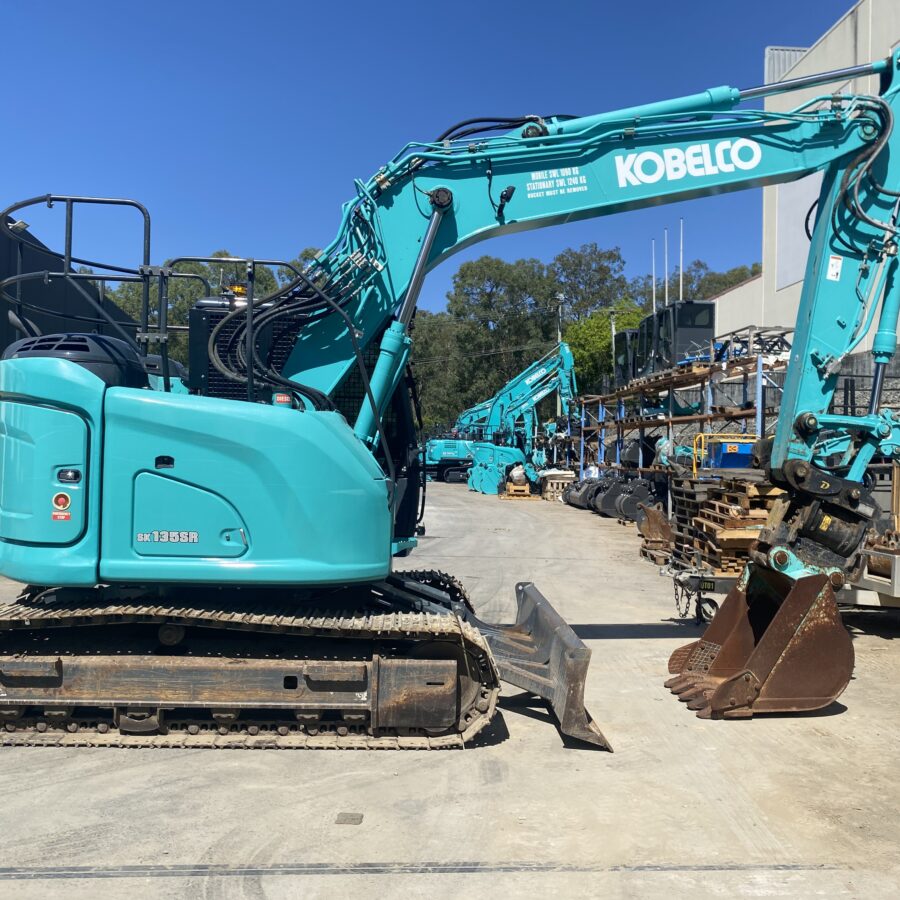 KOBELCO SK135SR-7 EXCAVATOR