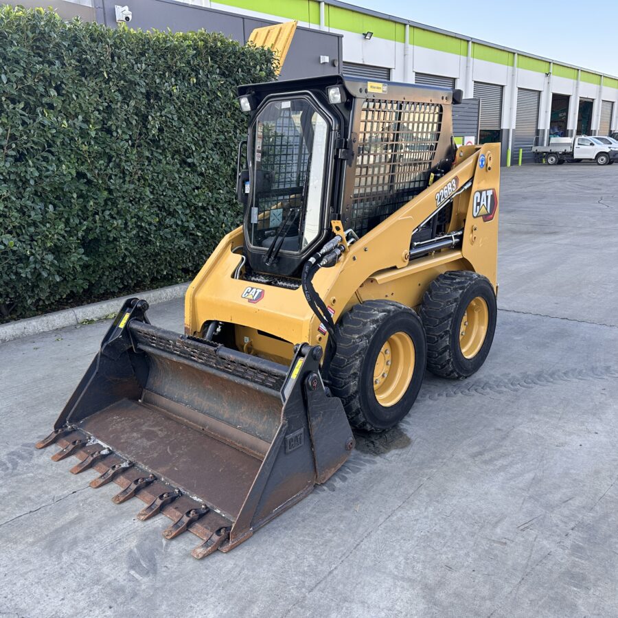 CATERPILLAR 226B3 SKID STEER