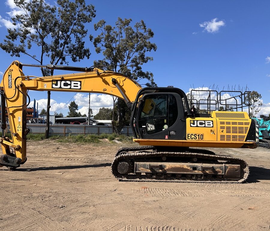 JCB JS300LC EXCAVATOR