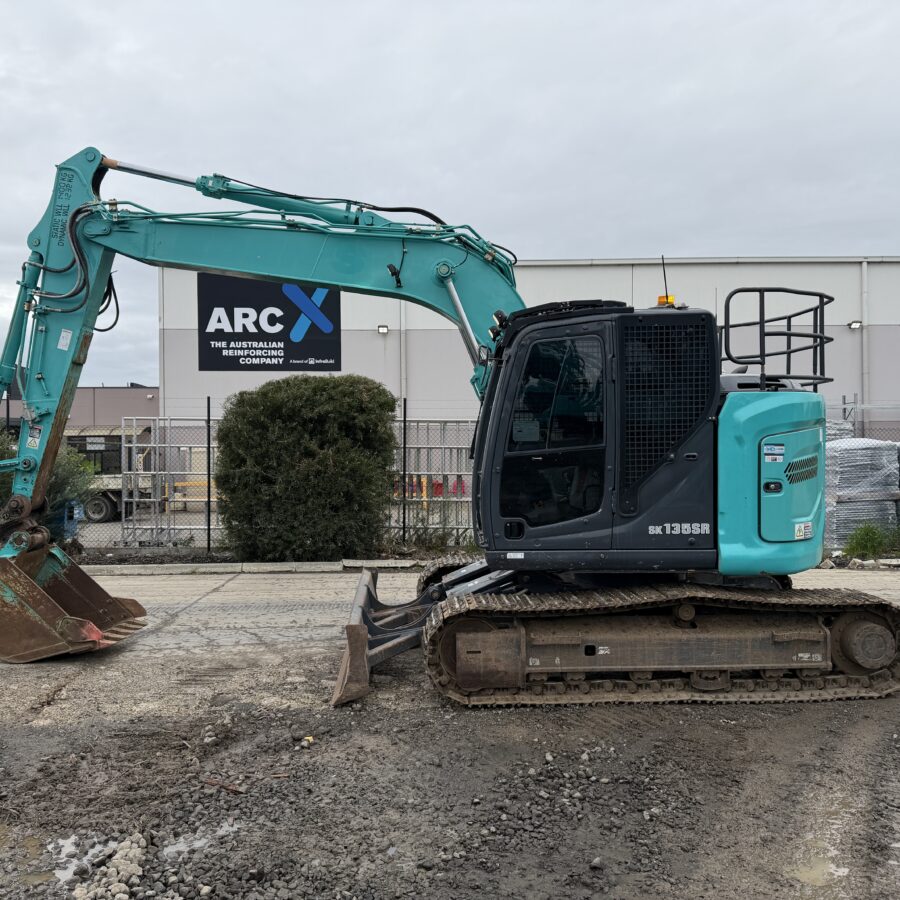 KOBELCO SK135SR-7 EXCAVATOR