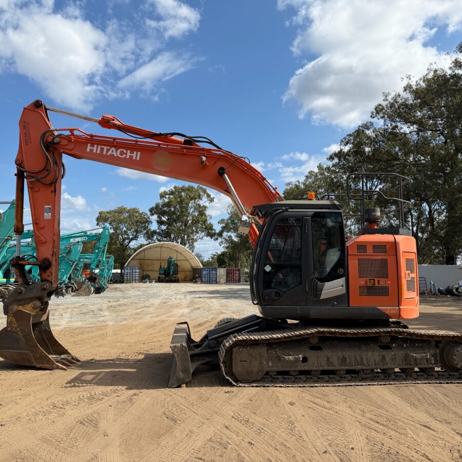 HITACHI ZX225USLC-5B EXCAVATOR