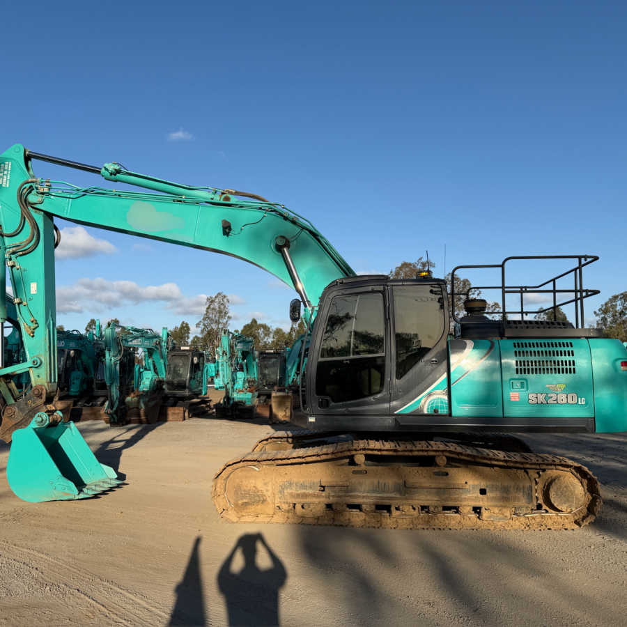 KOBELCO SK260LC-10 EXCAVATOR